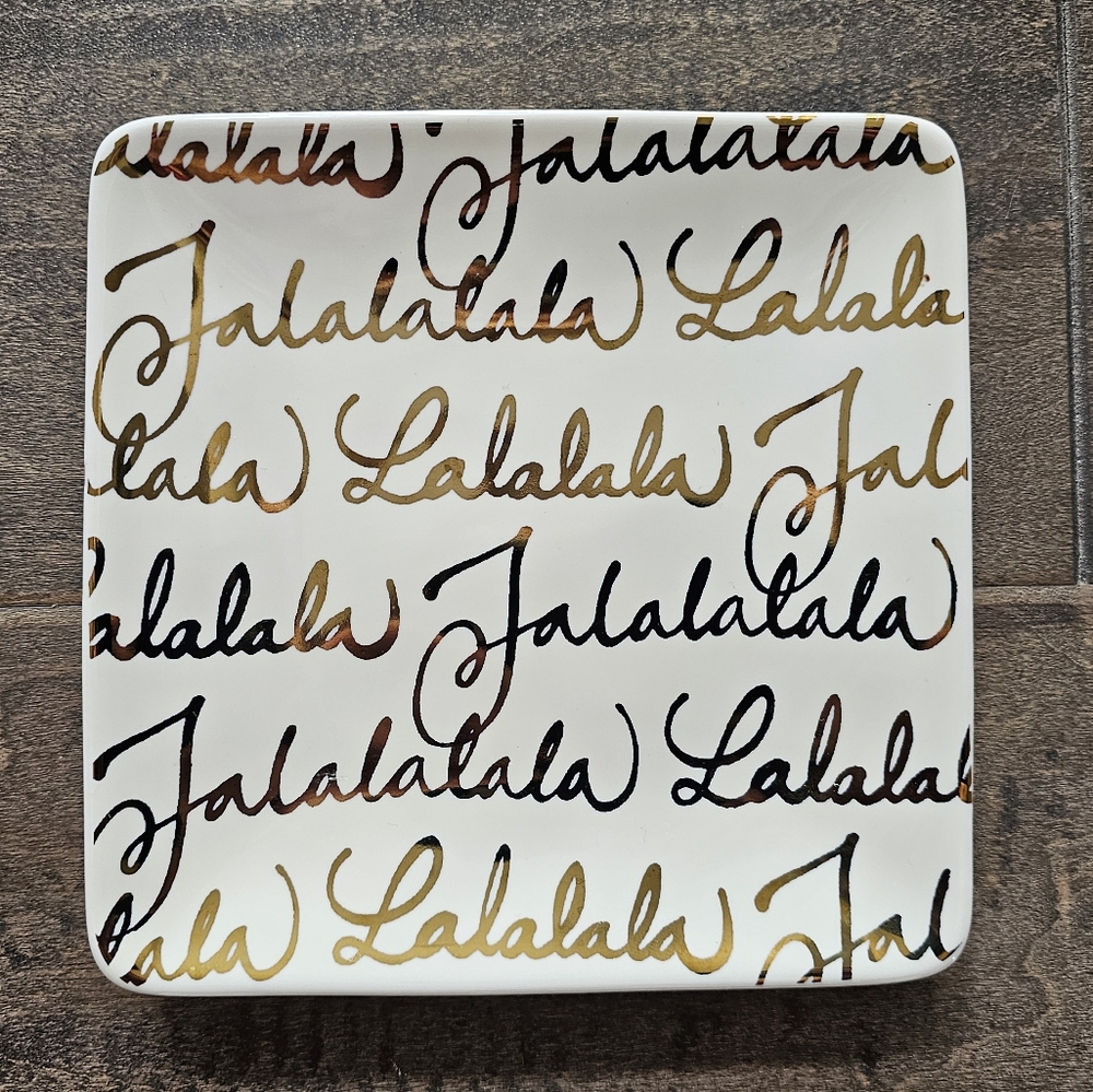 Pottery Barn Falalalala Set of 6 Gold & Cream Colored Appetizer Plates - Picture 6 of 6